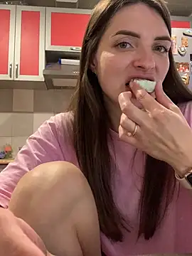 SeducingYoghourt online show from April 1, 2026, 3:42 pm