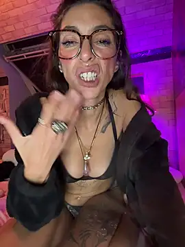 amanilouve online show from March 10, 2026, 10:59 pm