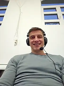 sparrow4791 online show from December 3, 2024, 2:05 pm