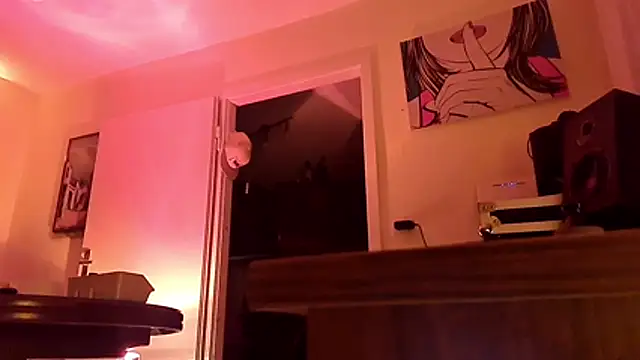 Snapshot of Ladyshaker82 chatting on November 2, 2025, 6:05 am Ladyshaker82 online show from November 2, 2025, 6:05 am