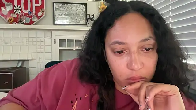 dreamyriri online show from February 18, 2026, 12:17 am