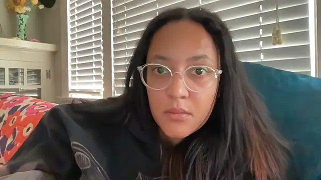 dreamyriri online show from March 29, 2026, 3:12 pm