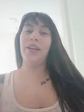 Snapshot of LunaGelatti chatting on July 5, 2026, 11:01 pm LunaGelatti online show from July 5, 2026, 11:01 pm
