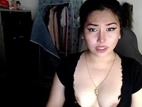 urqueendominant online show from September 15, 2025, 3:28 am