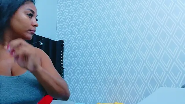 colombiamommy online show from September 20, 2025, 12:06 pm