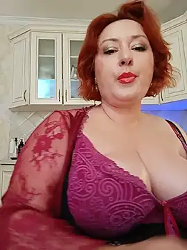 Snapshot of mom4you chatting on July 8, 2026, 7:02 am mom4you online show from July 8, 2026, 7:02 am
