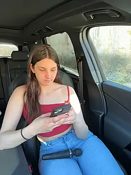 DoriDeluxe66 online show from February 9, 2025, 1:56 pm