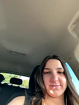 DoriDeluxe66 online show from November 27, 2025, 1:35 pm