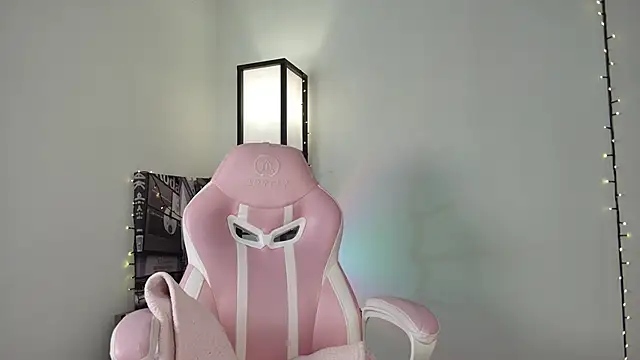 Snapshot of _monamour_ chatting on December 12, 2024, 9:51 am monamour online show from December 12, 2024, 9:51 am