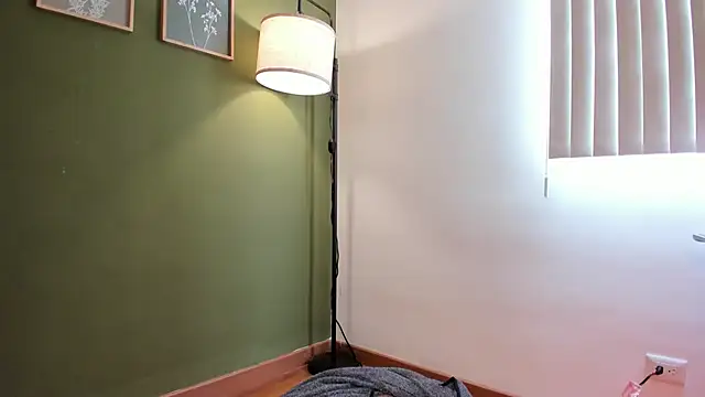 karlye 5 online show from October 16, 2025, 3:57 pm