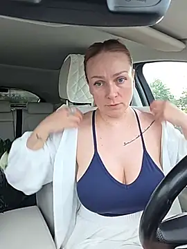 Snapshot of Bondgirl_013 chatting on July 3, 2026, 3:29 pm Bondgirl 013 online show from July 3, 2026, 3:29 pm