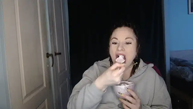 Snapshot of ryhhnnagold99 chatting on April 8, 2026, 4:29 pm ryhhnnagold99 online show from April 8, 2026, 4:29 pm