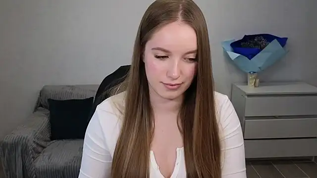 EvaMaddison online show from December 20, 2024, 8:38 am