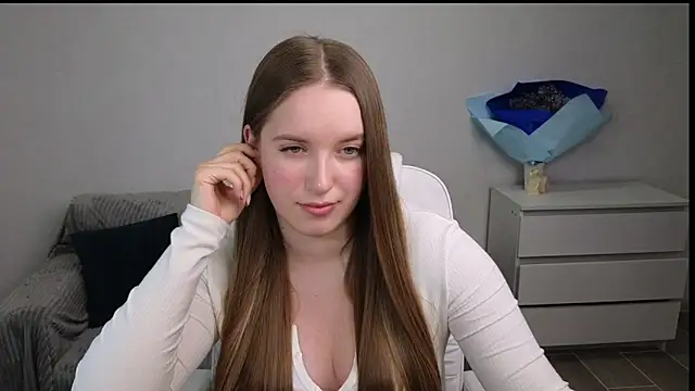 EvaMaddison online show from February 2, 2025, 6:20 pm