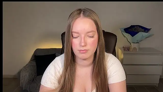 EvaMaddison online show from March 26, 2026, 5:51 pm