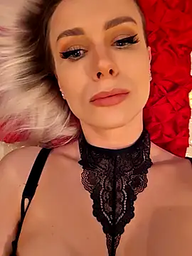 AureliaDoux online show from April 16, 2026, 3:35 pm