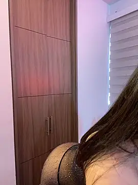 KateLatorre online show from November 13, 2025, 9:03 pm