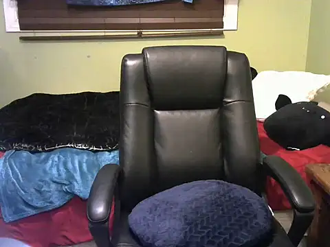 Snapshot of Mistimoon chatting on September 15, 2025, 4:23 am Mistimoon online show from September 15, 2025, 4:23 am