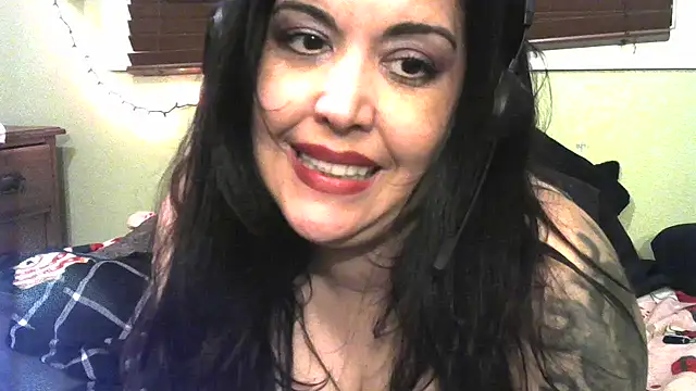 Snapshot of Mistimoon chatting on December 1, 2025, 9:14 am Mistimoon online show from December 1, 2025, 9:14 am