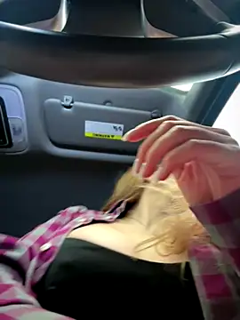 Kalli Fornia online show from December 14, 2025, 9:36 am