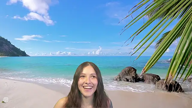 Snapshot of HannaMoom chatting on October 15, 2025, 11:05 pm HannaMoom online show from October 15, 2025, 11:05 pm