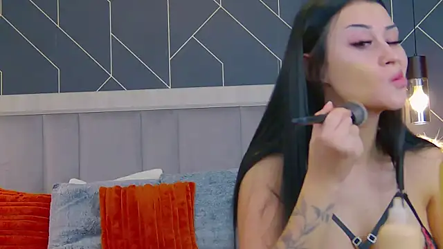 EmyLaveau online show from January 14, 2026, 6:08 am