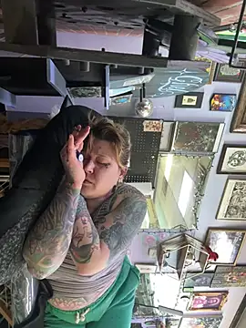 evacheers online show from February 2, 2025, 10:28 pm