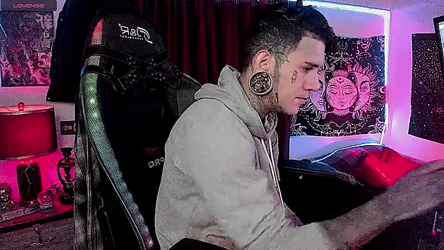 Snapshot of josh__ackerman chatting on December 25, 2024, 3:18 am josh ackerman online show from December 25, 2024, 3:18 am