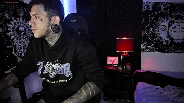 Snapshot of josh__ackerman chatting on March 12, 2025, 6:33 pm josh ackerman online show from March 12, 2025, 6:33 pm