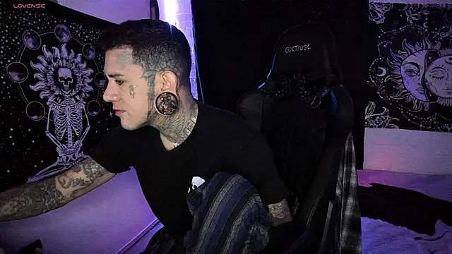 Snapshot of josh__ackerman chatting on March 21, 2025, 8:29 pm josh ackerman online show from March 21, 2025, 8:29 pm