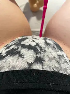 katcclovea online show from February 22, 2025, 5:23 am