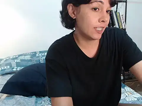 camii 7 online show from February 25, 2025, 1:09 am