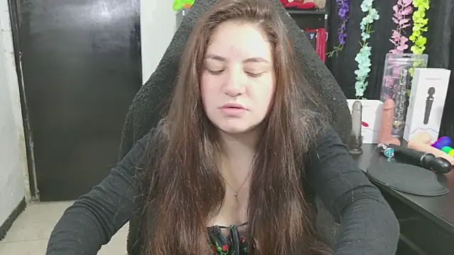 Snapshot of ann_bronw chatting on February 12, 2026, 11:38 am ann bronw online show from February 12, 2026, 11:38 am