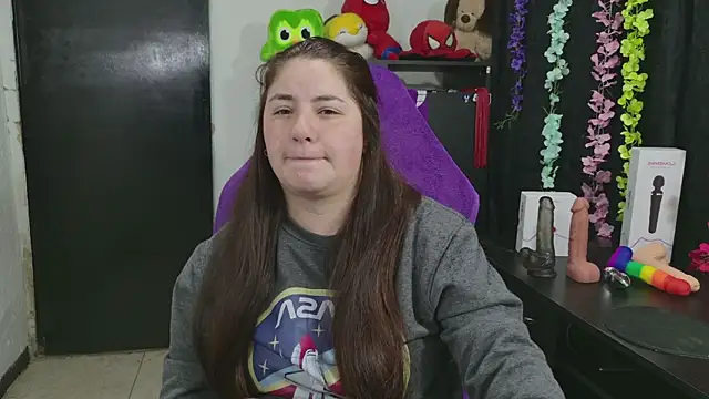 Snapshot of ann_bronw chatting on February 18, 2026, 11:06 am ann bronw online show from February 18, 2026, 11:06 am