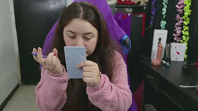 Snapshot of ann_bronw chatting on March 23, 2026, 11:36 am ann bronw online show from March 23, 2026, 11:36 am