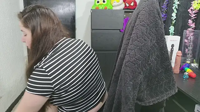 Snapshot of ann_bronw chatting on April 16, 2026, 11:33 am ann bronw online show from April 16, 2026, 11:33 am