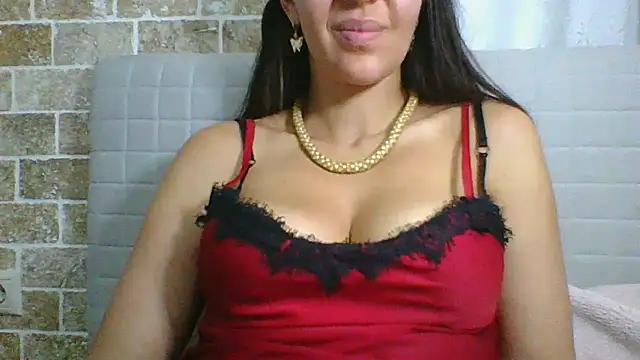 Glamour Grace online show from March 17, 2025, 6:53 pm