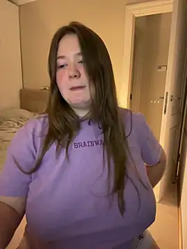 remirann  online show from December 10, 2024, 3:33 pm