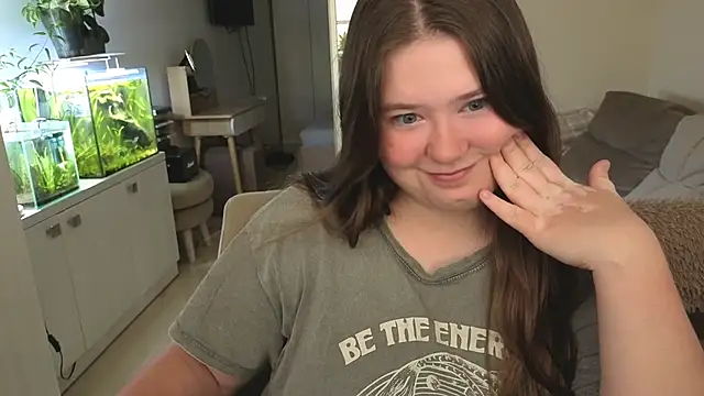 remirann  online show from November 6, 2025, 12:39 pm