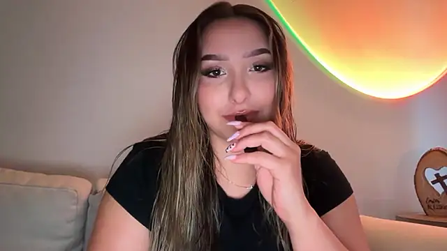 lustfulsmiles online show from February 27, 2026, 4:18 pm