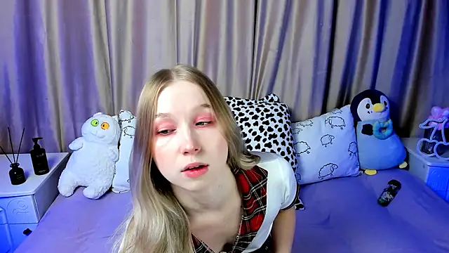 LilyStarlight online show from December 19, 2024, 3:18 am