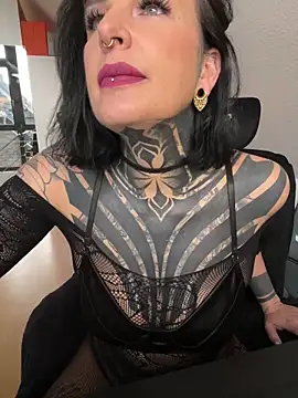 Snapshot of InkedBiitch chatting on February 5, 2026, 7:24 am InkedBiitch online show from February 5, 2026, 7:24 am