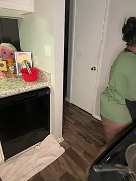 NikkiNoelanii online show from March 28, 2026, 4:34 am