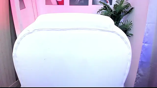 Snapshot of fioresantamaria chatting on September 13, 2025, 9:14 pm fioresantamaria online show from September 13, 2025, 9:14 pm