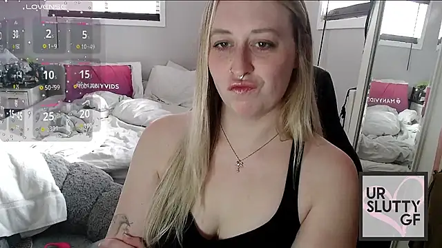 ursluttygf online show from December 8, 2024, 6:06 pm