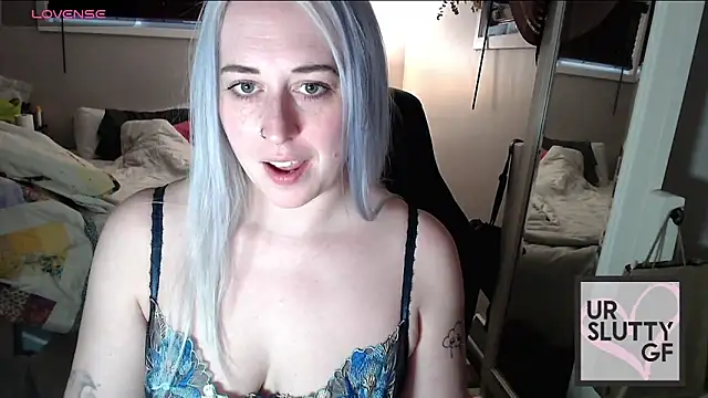 ursluttygf online show from November 8, 2025, 10:08 pm