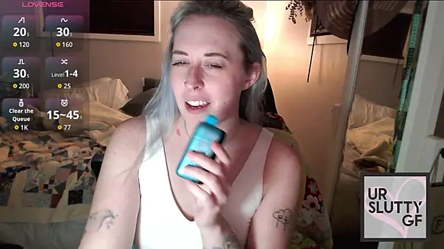 ursluttygf online show from February 6, 2026, 4:06 am