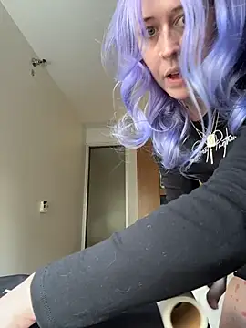 ursluttygf online show from April 10, 2026, 10:03 pm