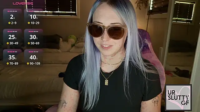 ursluttygf online show from May 22, 2026, 6:24 pm