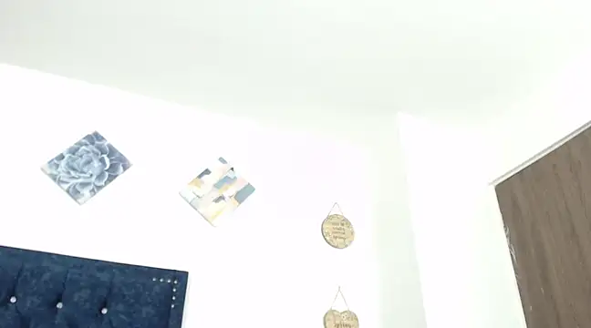 Snapshot of QueenSquirt_ chatting on February 26, 2025, 8:33 pm QueenSquirt online show from February 26, 2025, 8:33 pm